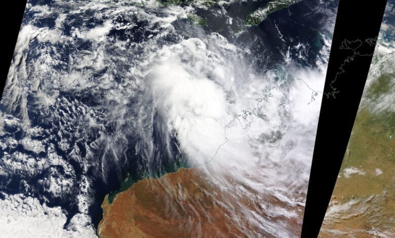 ضرب إعصار إيلسا غرب أستراليا بقوة من الفئة الرابعة